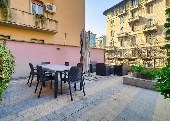 Terrace Charming In * ميلان